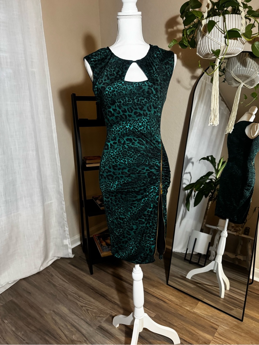 Cache Emerald Green Leopard-Print Midi Dress with Keyhole